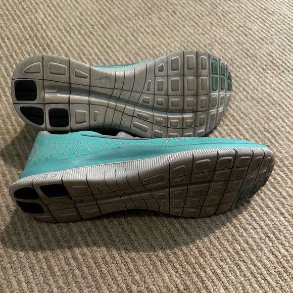 Tiffany blue Nike Frees - Picture 2 of 2